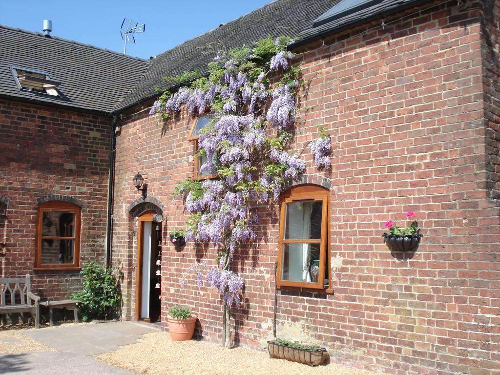 Highfields Farm B&B Stone  Exterior photo